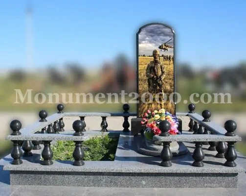 Гранітний комплекс на могилу для військового